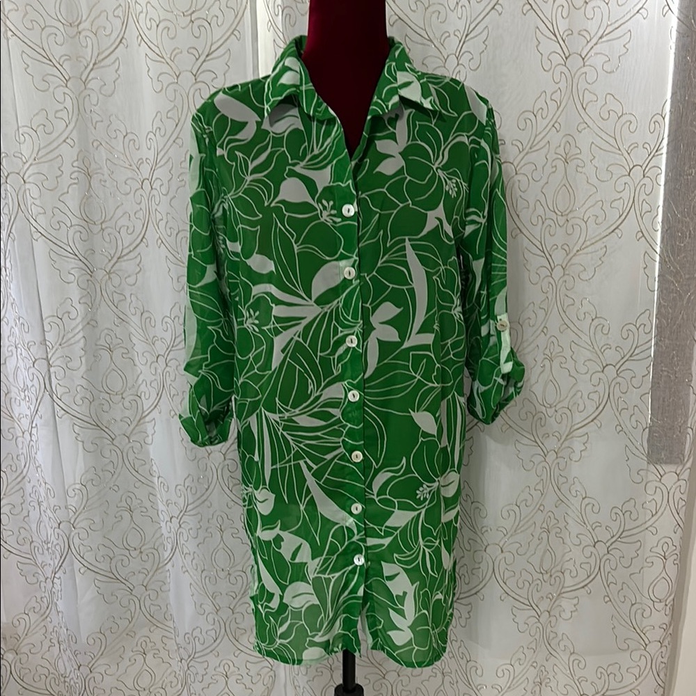NWT Club Z Collection Green Floral Top